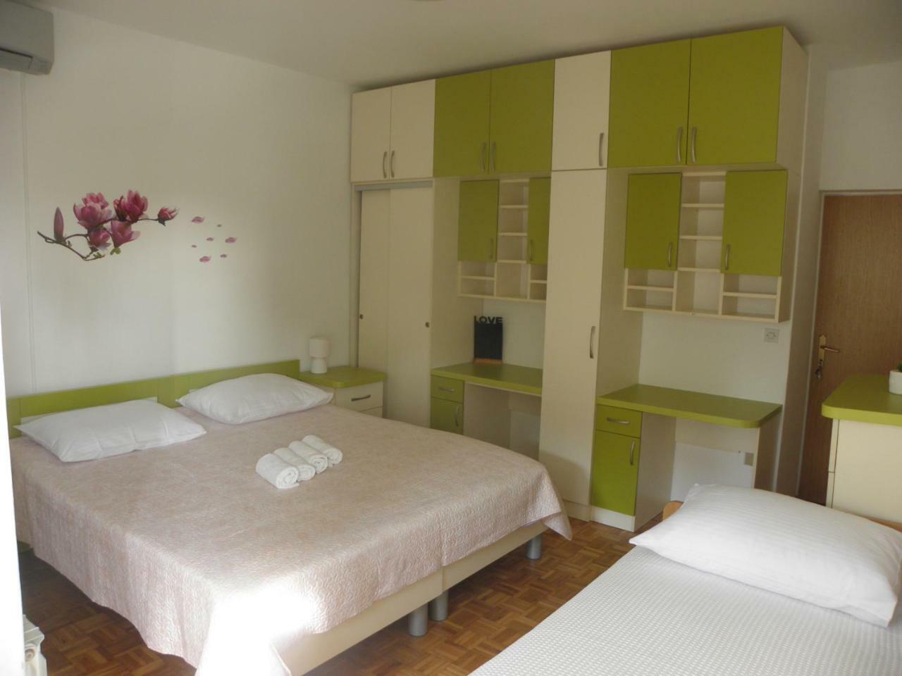 Ive Apartment Starigrad Paklenica